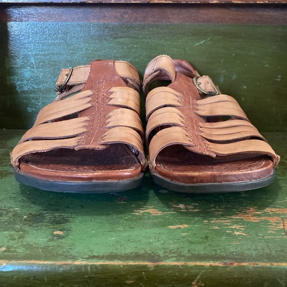 Ariat sandals- cute, like new! Women’s US- Size- 8.5. - Picture 3 of 13